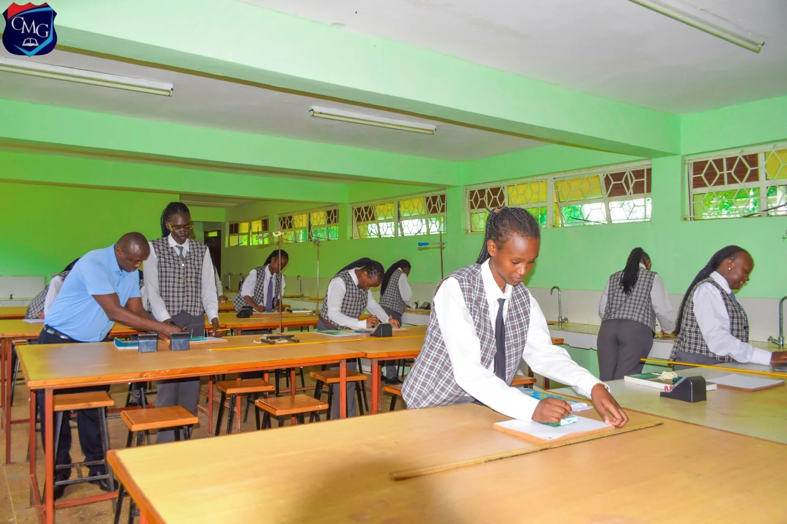 Mang'u Girls students in the science laboratory at Compuera